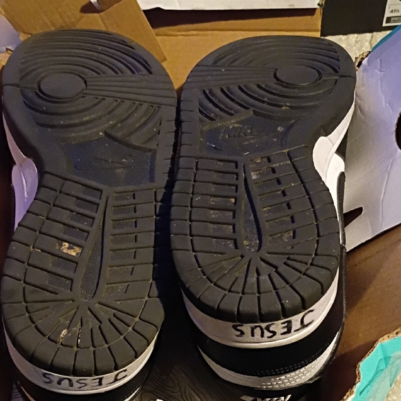 Nike Black and White Men's Sneakers - Picture 5 of 7